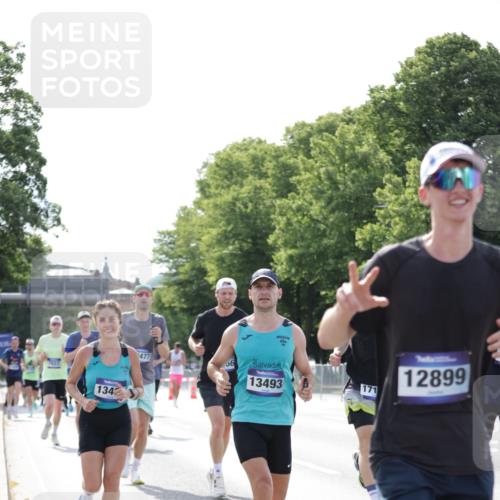 29.06.2025 - hella hamburg halbmarathon Jannik Wohlers http://msf.ph/oto/8194676 29.06.2025 09:46:21 Lombardsbrücke 1889, 2243, 4944, 5048, 5152, 5660, 6683, 7466, 7622, 7628, 8312, 10477, 10927, 11304, 11661, 12447, 12899, 13199, 13493, 13494, 13729, 14310, 14450, 15902, 16505, 16619, 16811, 16957, 17137, 17751, 18026, 18277, 18600, 18824 meine-sportfotos.de