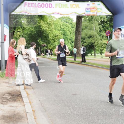 29.06.2025 - hella hamburg halbmarathon MichiJ http://msf.ph/oto/8194702 29.06.2025 10:20:23 Zwischen KM18-KM19 3201, 5826, 7481, 10017, 11413, 11857, 16508, 18177 meine-sportfotos.de
