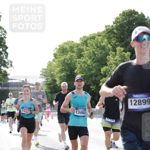 29.06.2025 - hella hamburg halbmarathon Jannik Wohlers http://msf.ph/oto/8194706 29.06.2025 09:46:21 Lombardsbrücke 1889, 2243, 4944, 5048, 5152, 5660, 6683, 7466, 7622, 7628, 8312, 10477, 10927, 11304, 11661, 12447, 12899, 13199, 13493, 13494, 13729, 14310, 14450, 15902, 16505, 16619, 16811, 16957, 17137, 17751, 18026, 18277, 18600, 18824 meine-sportfotos.de