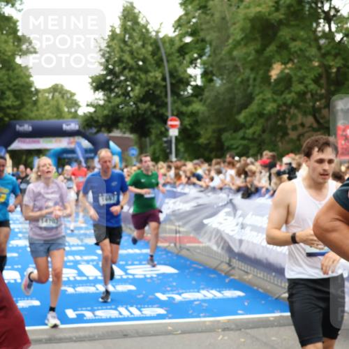 29.06.2025 - hella hamburg halbmarathon Zöllner http://msf.ph/oto/8194791 29.06.2025 10:45:31 Ziel 1697, 2415, 6831, 12277, 12643, 14062, 14703, 16725, 18407, 18638 meine-sportfotos.de