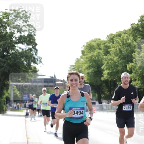 29.06.2025 - hella hamburg halbmarathon Jannik Wohlers http://msf.ph/oto/8194808 29.06.2025 09:46:22 Lombardsbrücke 2243, 4944, 5048, 5152, 5660, 6683, 7466, 7622, 7628, 7867, 8312, 10477, 10927, 11304, 11661, 12447, 12899, 13199, 13493, 13494, 13729, 14310, 14450, 14899, 15902, 16505, 16619, 16811, 16957, 17137, 17751, 18026, 18277, 18357, 18600, 18824 meine-sportfotos.de