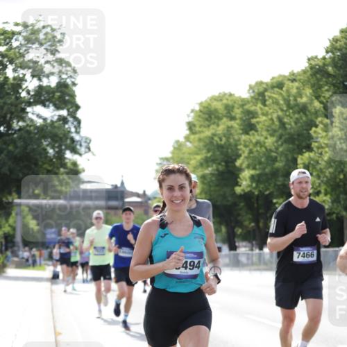 29.06.2025 - hella hamburg halbmarathon Jannik Wohlers http://msf.ph/oto/8194818 29.06.2025 09:46:22 Lombardsbrücke 2243, 4944, 5048, 5152, 5660, 6683, 7466, 7622, 7628, 7867, 8312, 10477, 10927, 11304, 11661, 12447, 12899, 13199, 13493, 13494, 13729, 14310, 14450, 14899, 15902, 16505, 16619, 16811, 16957, 17137, 17751, 18026, 18277, 18357, 18600, 18824 meine-sportfotos.de