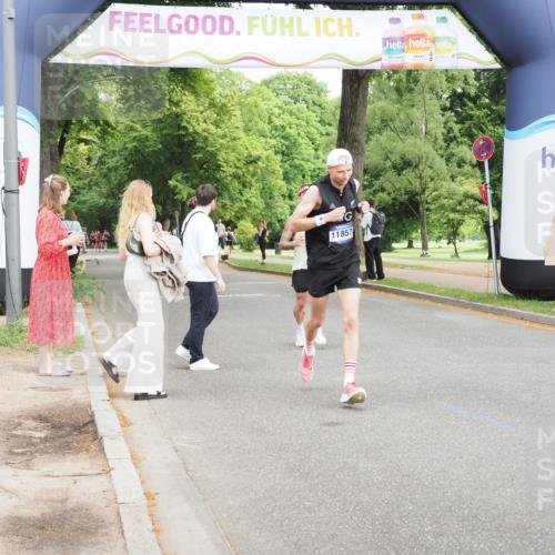 29.06.2025 - hella hamburg halbmarathon MichiJ http://msf.ph/oto/8194846 29.06.2025 10:20:24 Zwischen KM18-KM19 2851, 3201, 5826, 7481, 10017, 11413, 11857, 16508, 17322, 18177 meine-sportfotos.de