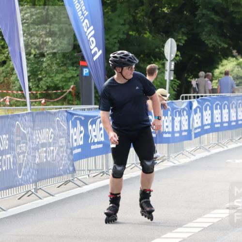 29.06.2025 - hella hamburg halbmarathon Strokosch-Dieckow http://msf.ph/oto/8194901 29.06.2025 09:39:03 Ziel 20323 meine-sportfotos.de