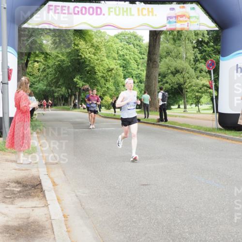 29.06.2025 - hella hamburg halbmarathon MichiJ http://msf.ph/oto/8195010 29.06.2025 10:20:28 Zwischen KM18-KM19 2851, 5826, 7481, 10017, 11413, 11857, 13754, 17322, 18177 meine-sportfotos.de