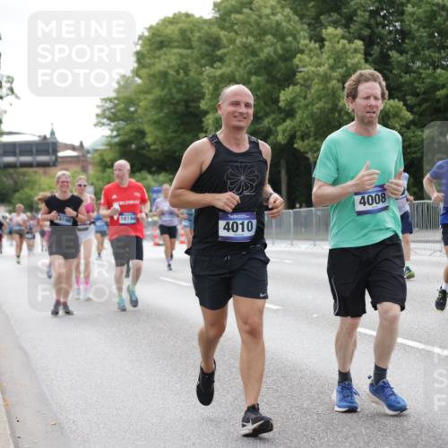29.06.2025 - hella hamburg halbmarathon Jannik Wohlers http://msf.ph/oto/8195013 29.06.2025 10:24:34 Lombardsbrücke 1740, 2000, 2108, 2249, 4008, 4010, 4444, 5126, 7778, 8083, 9573, 11400, 14649, 14898, 15124, 15153, 15942, 17185, 17535, 17954, 18194, 18198 meine-sportfotos.de