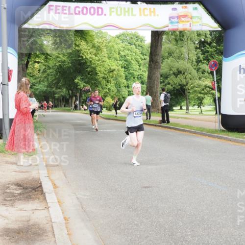 29.06.2025 - hella hamburg halbmarathon MichiJ http://msf.ph/oto/8195025 29.06.2025 10:20:28 Zwischen KM18-KM19 2851, 5826, 7481, 10017, 11413, 11857, 13754, 17322, 18177 meine-sportfotos.de