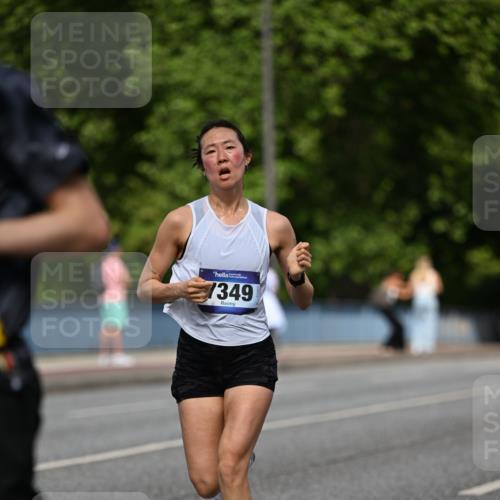 29.06.2025 - hella hamburg halbmarathon Dr. Thomas Lammeyer http://msf.ph/oto/8195192 29.06.2025 09:47:50 Kennedybrücke 1065, 2021, 2879, 3075, 3845, 3968, 4678, 5367, 7349, 8473, 8731, 9047, 10790, 10848 meine-sportfotos.de