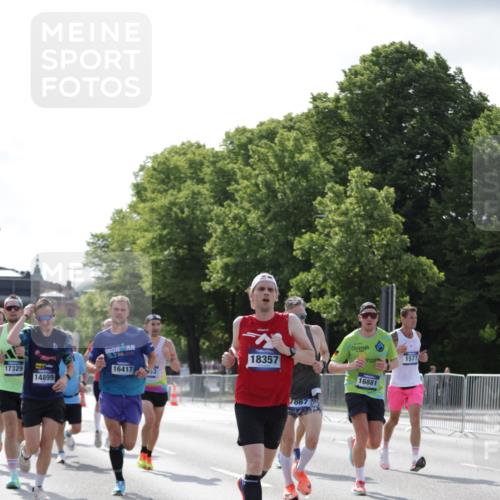 29.06.2025 - hella hamburg halbmarathon Jannik Wohlers http://msf.ph/oto/8195193 29.06.2025 09:46:28 Lombardsbrücke 1053, 1411, 1577, 2243, 5048, 5152, 5193, 5660, 6683, 7080, 7466, 7622, 7628, 7867, 8312, 8323, 10477, 10927, 11898, 12447, 12899, 13199, 13493, 13494, 13729, 14310, 14385, 14841, 14899, 16417, 16505, 16619, 16881, 17014, 17137, 17329, 17751, 18026, 18357, 18600, 18824, 18986 meine-sportfotos.de