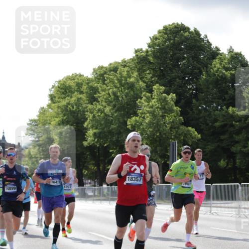 29.06.2025 - hella hamburg halbmarathon Jannik Wohlers http://msf.ph/oto/8195265 29.06.2025 09:46:28 Lombardsbrücke 1053, 1411, 1577, 2243, 5048, 5152, 5193, 5660, 6683, 7080, 7466, 7622, 7628, 7867, 8312, 8323, 10477, 10927, 11898, 12447, 12899, 13199, 13493, 13494, 13729, 14310, 14385, 14841, 14899, 16417, 16505, 16619, 16881, 17014, 17137, 17329, 17751, 18026, 18357, 18600, 18824, 18986 meine-sportfotos.de