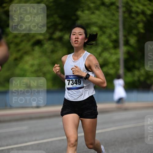 29.06.2025 - hella hamburg halbmarathon Dr. Thomas Lammeyer http://msf.ph/oto/8195287 29.06.2025 09:47:51 Kennedybrücke 1065, 2021, 2879, 3075, 3845, 3968, 4678, 5367, 7349, 8473, 8731, 10790, 10848 meine-sportfotos.de