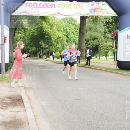 29.06.2025 - hella hamburg halbmarathon MichiJ http://msf.ph/oto/8195300 29.06.2025 10:20:30 Zwischen KM18-KM19 2460, 2851, 7880, 11857, 13754, 17322, 18177 meine-sportfotos.de