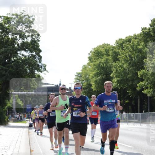 29.06.2025 - hella hamburg halbmarathon Jannik Wohlers http://msf.ph/oto/8195315 29.06.2025 09:46:29 Lombardsbrücke 1053, 1411, 1577, 2243, 5152, 5193, 5660, 6683, 7080, 7466, 7622, 7628, 7867, 8312, 8323, 10477, 10927, 11898, 12447, 12899, 13199, 13493, 13494, 13729, 14069, 14310, 14385, 14841, 14899, 16417, 16505, 16619, 16881, 17014, 17137, 17329, 17751, 18026, 18357, 18600, 18824, 18906, 18986 meine-sportfotos.de