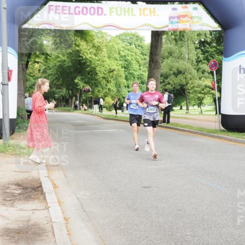 29.06.2025 - hella hamburg halbmarathon MichiJ http://msf.ph/oto/8195321 29.06.2025 10:20:31 Zwischen KM18-KM19 2460, 2851, 7880, 13754, 17322, 18177 meine-sportfotos.de