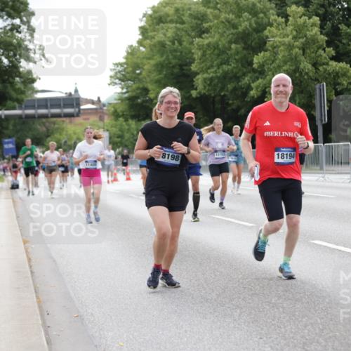 29.06.2025 - hella hamburg halbmarathon Jannik Wohlers http://msf.ph/oto/8195387 29.06.2025 10:24:36 Lombardsbrücke 1740, 2000, 2108, 2249, 3920, 4008, 4010, 4444, 5126, 7778, 8083, 9573, 11400, 11921, 14649, 15124, 15153, 15679, 15942, 17185, 17954, 18194, 18198 meine-sportfotos.de