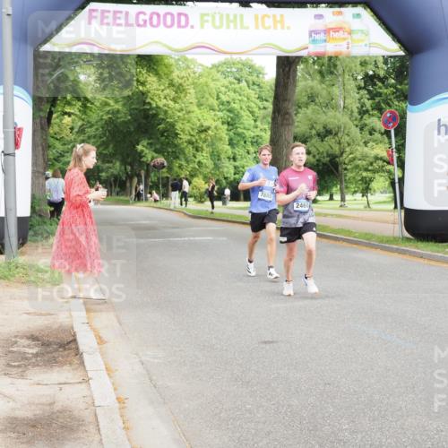 29.06.2025 - hella hamburg halbmarathon MichiJ http://msf.ph/oto/8195416 29.06.2025 10:20:31 Zwischen KM18-KM19 2460, 2851, 7880, 13754, 17322, 18177 meine-sportfotos.de