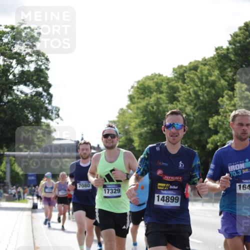 29.06.2025 - hella hamburg halbmarathon Jannik Wohlers http://msf.ph/oto/8195435 29.06.2025 09:46:30 Lombardsbrücke 1053, 1396, 1411, 1577, 2243, 3005, 5152, 5193, 5660, 7080, 7466, 7622, 7628, 7867, 8312, 8323, 10477, 10927, 11898, 12899, 13199, 13493, 13494, 13729, 14069, 14310, 14385, 14841, 14899, 15390, 16417, 16505, 16619, 16881, 17014, 17137, 17329, 18026, 18357, 18600, 18824, 18906, 18986 meine-sportfotos.de