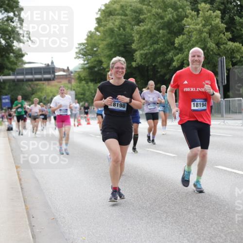 29.06.2025 - hella hamburg halbmarathon Jannik Wohlers http://msf.ph/oto/8195438 29.06.2025 10:24:36 Lombardsbrücke 1740, 2000, 2108, 2249, 3920, 4008, 4010, 4444, 5126, 7778, 8083, 9573, 11400, 11921, 14649, 15124, 15153, 15679, 15942, 17185, 17954, 18194, 18198 meine-sportfotos.de