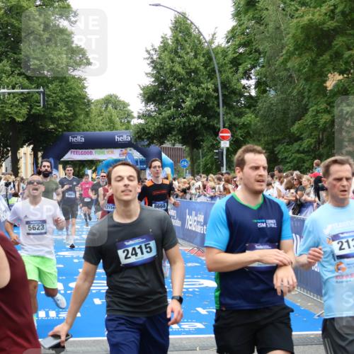 29.06.2025 - hella hamburg halbmarathon Zöllner http://msf.ph/oto/8195469 29.06.2025 10:45:42 Ziel 5623, 6071, 6711, 8668, 11291, 11495, 12154, 14764, 15666, 17332, 17674, 18862, 18878 meine-sportfotos.de
