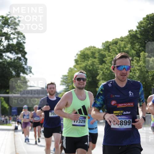 29.06.2025 - hella hamburg halbmarathon Jannik Wohlers http://msf.ph/oto/8195527 29.06.2025 09:46:30 Lombardsbrücke 1053, 1396, 1411, 1577, 2243, 3005, 5152, 5193, 5660, 7080, 7466, 7622, 7628, 7867, 8312, 8323, 10477, 10927, 11898, 12899, 13199, 13493, 13494, 13729, 14069, 14310, 14385, 14841, 14899, 15390, 16417, 16505, 16619, 16881, 17014, 17137, 17329, 18026, 18357, 18600, 18824, 18906, 18986 meine-sportfotos.de