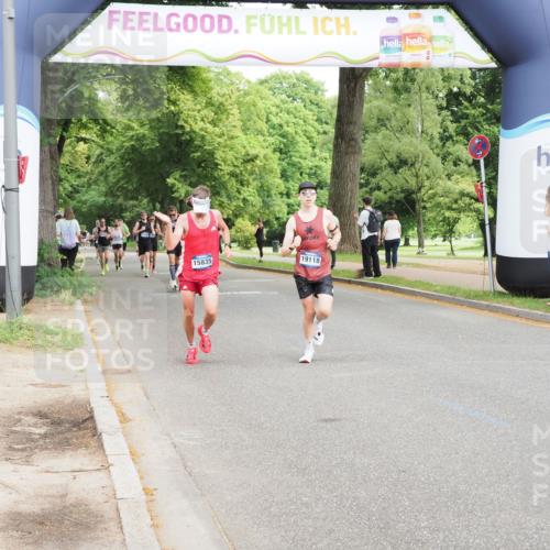 29.06.2025 - hella hamburg halbmarathon MichiJ http://msf.ph/oto/8195541 29.06.2025 10:20:44 Zwischen KM18-KM19 15835, 19118 meine-sportfotos.de