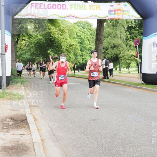 29.06.2025 - hella hamburg halbmarathon MichiJ http://msf.ph/oto/8195595 29.06.2025 10:20:44 Zwischen KM18-KM19 15835, 19118 meine-sportfotos.de