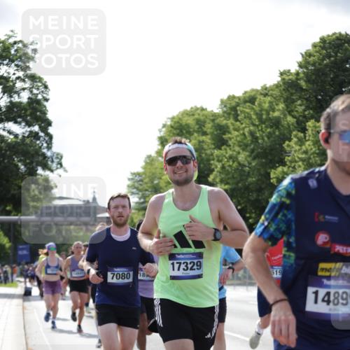 29.06.2025 - hella hamburg halbmarathon Jannik Wohlers http://msf.ph/oto/8195604 29.06.2025 09:46:30 Lombardsbrücke 1053, 1396, 1411, 1577, 2243, 3005, 5152, 5193, 5660, 7080, 7466, 7622, 7628, 7867, 8312, 8323, 10477, 10927, 11898, 12899, 13199, 13493, 13494, 13729, 14069, 14310, 14385, 14841, 14899, 15390, 16417, 16505, 16619, 16881, 17014, 17137, 17329, 18026, 18357, 18600, 18824, 18906, 18986 meine-sportfotos.de