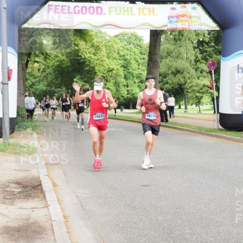 29.06.2025 - hella hamburg halbmarathon MichiJ http://msf.ph/oto/8195615 29.06.2025 10:20:44 Zwischen KM18-KM19 15835, 19118 meine-sportfotos.de