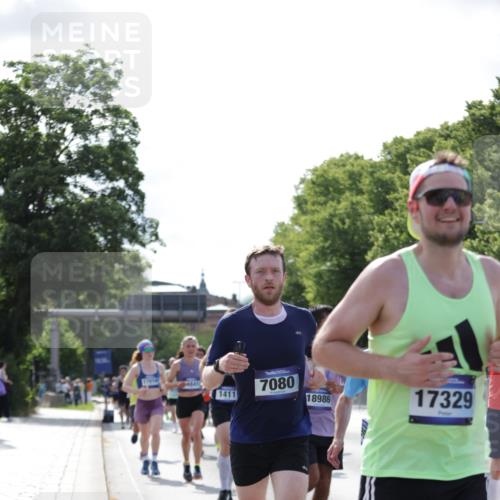 29.06.2025 - hella hamburg halbmarathon Jannik Wohlers http://msf.ph/oto/8195643 29.06.2025 09:46:31 Lombardsbrücke 1053, 1396, 1411, 1577, 3005, 5193, 5660, 7080, 7466, 7622, 7867, 8323, 10477, 10927, 11898, 12899, 13199, 13493, 13494, 13729, 14069, 14385, 14841, 14899, 15390, 16417, 16505, 16619, 16881, 17014, 17137, 17329, 18026, 18357, 18600, 18731, 18824, 18906, 18986 meine-sportfotos.de