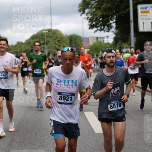 29.06.2025 - hella hamburg halbmarathon Yannick Fuchs http://msf.ph/oto/8195663 29.06.2025 10:44:18 20KM 1119, 1216, 1321, 1399, 1630, 2020, 2234, 2788, 3296, 3414, 3852, 3947, 4127, 4247, 4933, 5447, 5894, 6125, 6282, 8153, 8313, 8576, 8657, 8689, 8899, 8921, 9031, 9303, 10371, 10480, 10750, 11455, 11975, 12203, 12235, 12527, 12733, 13225, 13282, 13463, 13609, 13758, 13812, 14562, 14794, 15620, 15950, 16000, 16242, 16403, 16732, 16806, 16887, 17247, 17282, 17319, 18228, 18229, 18451, 18499, 18657, 18658, 18811, 18884 meine-sportfotos.de