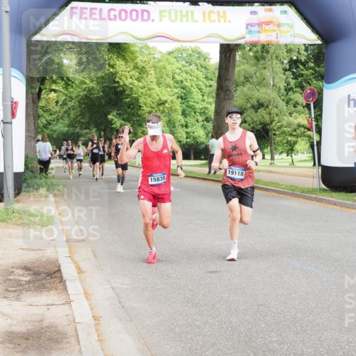 29.06.2025 - hella hamburg halbmarathon MichiJ http://msf.ph/oto/8195704 29.06.2025 10:20:44 Zwischen KM18-KM19 15835, 19118 meine-sportfotos.de