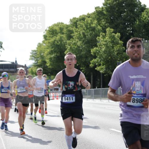 29.06.2025 - hella hamburg halbmarathon Jannik Wohlers http://msf.ph/oto/8195721 29.06.2025 09:46:33 Lombardsbrücke 1053, 1396, 1411, 1577, 3005, 5193, 5660, 7080, 7466, 7622, 7867, 8323, 10477, 11898, 12899, 13199, 13493, 13494, 13729, 13771, 14069, 14385, 14841, 14899, 15390, 16417, 16505, 16619, 16881, 17014, 17137, 17329, 18026, 18357, 18600, 18731, 18824, 18906, 18986 meine-sportfotos.de