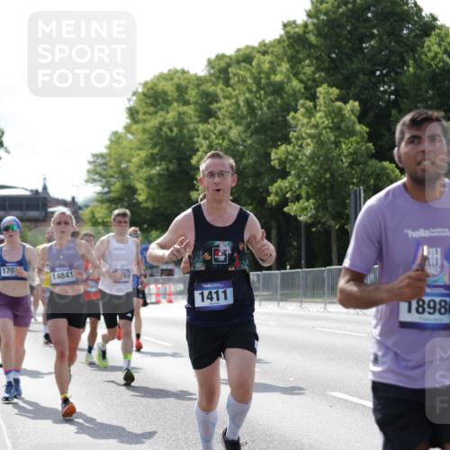 29.06.2025 - hella hamburg halbmarathon Jannik Wohlers http://msf.ph/oto/8195729 29.06.2025 09:46:33 Lombardsbrücke 1053, 1396, 1411, 1577, 3005, 5193, 5660, 7080, 7466, 7622, 7867, 8323, 10477, 11898, 12899, 13199, 13493, 13494, 13729, 13771, 14069, 14385, 14841, 14899, 15390, 16417, 16505, 16619, 16881, 17014, 17137, 17329, 18026, 18357, 18600, 18731, 18824, 18906, 18986 meine-sportfotos.de