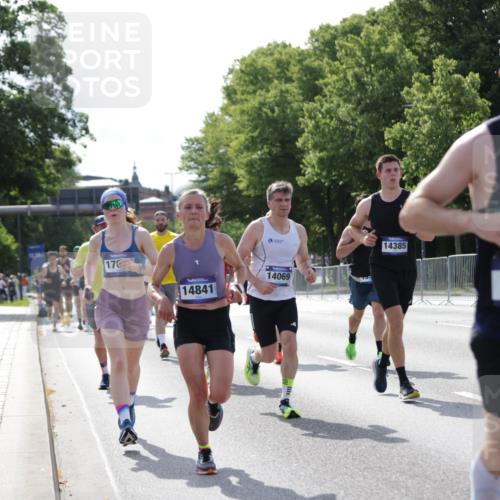 29.06.2025 - hella hamburg halbmarathon Jannik Wohlers http://msf.ph/oto/8195817 29.06.2025 09:46:33 Lombardsbrücke 1053, 1396, 1411, 1577, 3005, 5193, 5660, 7080, 7466, 7622, 7867, 8323, 10477, 11898, 12899, 13199, 13493, 13494, 13729, 13771, 14069, 14385, 14841, 14899, 15390, 16417, 16505, 16619, 16881, 17014, 17137, 17329, 18026, 18357, 18600, 18731, 18824, 18906, 18986 meine-sportfotos.de
