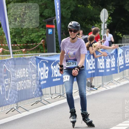 29.06.2025 - hella hamburg halbmarathon Strokosch-Dieckow http://msf.ph/oto/8195832 29.06.2025 09:40:25 Ziel 20171 meine-sportfotos.de