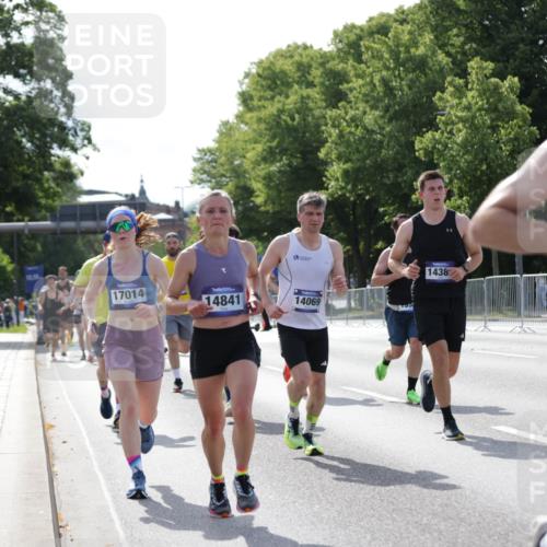 29.06.2025 - hella hamburg halbmarathon Jannik Wohlers http://msf.ph/oto/8195839 29.06.2025 09:46:34 Lombardsbrücke 1053, 1396, 1411, 1577, 3005, 5193, 5660, 7080, 7466, 7622, 7867, 8323, 9519, 10477, 11055, 11898, 12899, 13148, 13199, 13493, 13494, 13729, 13771, 13991, 14069, 14385, 14448, 14841, 14899, 15390, 16417, 16425, 16505, 16881, 17014, 17137, 17329, 17877, 18026, 18357, 18600, 18731, 18824, 18906, 18986 meine-sportfotos.de