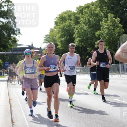 29.06.2025 - hella hamburg halbmarathon Jannik Wohlers http://msf.ph/oto/8195848 29.06.2025 09:46:34 Lombardsbrücke 1053, 1396, 1411, 1577, 3005, 5193, 5660, 7080, 7466, 7622, 7867, 8323, 9519, 10477, 11055, 11898, 12899, 13148, 13199, 13493, 13494, 13729, 13771, 13991, 14069, 14385, 14448, 14841, 14899, 15390, 16417, 16425, 16505, 16881, 17014, 17137, 17329, 17877, 18026, 18357, 18600, 18731, 18824, 18906, 18986 meine-sportfotos.de