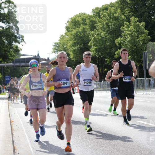29.06.2025 - hella hamburg halbmarathon Jannik Wohlers http://msf.ph/oto/8195856 29.06.2025 09:46:34 Lombardsbrücke 1053, 1396, 1411, 1577, 3005, 5193, 5660, 7080, 7466, 7622, 7867, 8323, 9519, 10477, 11055, 11898, 12899, 13148, 13199, 13493, 13494, 13729, 13771, 13991, 14069, 14385, 14448, 14841, 14899, 15390, 16417, 16425, 16505, 16881, 17014, 17137, 17329, 17877, 18026, 18357, 18600, 18731, 18824, 18906, 18986 meine-sportfotos.de