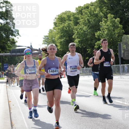 29.06.2025 - hella hamburg halbmarathon Jannik Wohlers http://msf.ph/oto/8195875 29.06.2025 09:46:34 Lombardsbrücke 1053, 1396, 1411, 1577, 3005, 5193, 5660, 7080, 7466, 7622, 7867, 8323, 9519, 10477, 11055, 11898, 12899, 13148, 13199, 13493, 13494, 13729, 13771, 13991, 14069, 14385, 14448, 14841, 14899, 15390, 16417, 16425, 16505, 16881, 17014, 17137, 17329, 17877, 18026, 18357, 18600, 18731, 18824, 18906, 18986 meine-sportfotos.de