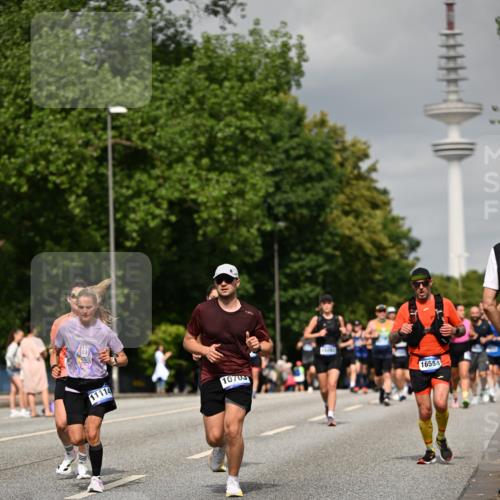 29.06.2025 - hella hamburg halbmarathon Dr. Thomas Lammeyer http://msf.ph/oto/8195972 29.06.2025 10:11:24 Kennedybrücke 1993, 4262, 4502, 5287, 5807, 5845, 5926, 6517, 6518, 6833, 7503, 8585, 10283, 10700, 10703, 11114, 11394 meine-sportfotos.de