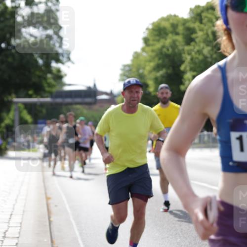 29.06.2025 - hella hamburg halbmarathon Jannik Wohlers http://msf.ph/oto/8196002 29.06.2025 09:46:36 Lombardsbrücke 1053, 1396, 1411, 1577, 2563, 3005, 5193, 5660, 7080, 7466, 7622, 7867, 8323, 9519, 10477, 11055, 11898, 12204, 12899, 13148, 13199, 13493, 13494, 13729, 13771, 13991, 14069, 14385, 14448, 14841, 14899, 15390, 16417, 16425, 16881, 17014, 17137, 17329, 17877, 18026, 18357, 18600, 18731, 18824, 18906, 18986 meine-sportfotos.de