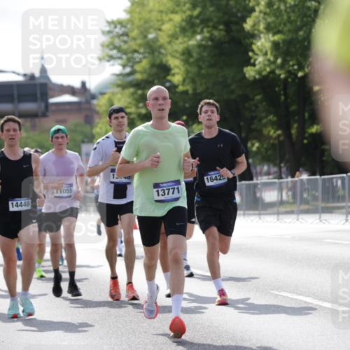 29.06.2025 - hella hamburg halbmarathon Jannik Wohlers http://msf.ph/oto/8196054 29.06.2025 09:46:37 Lombardsbrücke 1053, 1396, 1411, 1577, 2563, 3005, 3790, 3935, 5193, 5660, 7080, 7466, 7622, 7867, 8323, 9519, 10477, 11055, 11370, 11898, 12204, 13148, 13199, 13493, 13494, 13729, 13771, 13991, 14069, 14385, 14448, 14841, 14899, 14975, 15390, 16417, 16425, 16881, 17014, 17137, 17329, 17877, 18357, 18455, 18600, 18731, 18824, 18906, 18986 meine-sportfotos.de