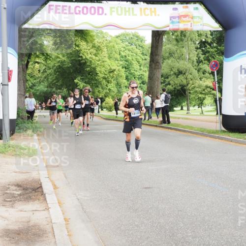 29.06.2025 - hella hamburg halbmarathon MichiJ http://msf.ph/oto/8196060 29.06.2025 10:20:47 Zwischen KM18-KM19 15835, 19118 meine-sportfotos.de