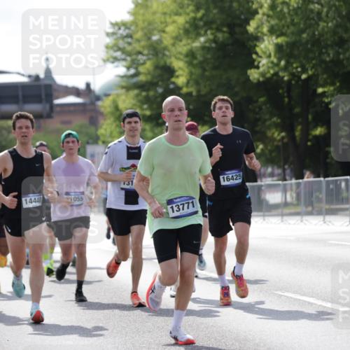 29.06.2025 - hella hamburg halbmarathon Jannik Wohlers http://msf.ph/oto/8196089 29.06.2025 09:46:37 Lombardsbrücke 1053, 1396, 1411, 1577, 2563, 3005, 3790, 3935, 5193, 5660, 7080, 7466, 7622, 7867, 8323, 9519, 10477, 11055, 11370, 11898, 12204, 13148, 13199, 13493, 13494, 13729, 13771, 13991, 14069, 14385, 14448, 14841, 14899, 14975, 15390, 16417, 16425, 16881, 17014, 17137, 17329, 17877, 18357, 18455, 18600, 18731, 18824, 18906, 18986 meine-sportfotos.de