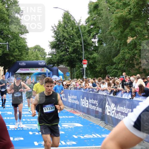 29.06.2025 - hella hamburg halbmarathon Zöllner http://msf.ph/oto/8196099 29.06.2025 10:45:50 Ziel 4345, 4854, 5047, 6290, 7385, 13975, 14374, 16617, 16624, 17332, 17835 meine-sportfotos.de