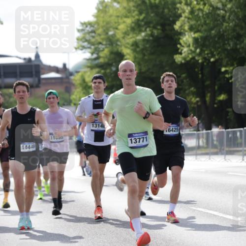 29.06.2025 - hella hamburg halbmarathon Jannik Wohlers http://msf.ph/oto/8196116 29.06.2025 09:46:37 Lombardsbrücke 1053, 1396, 1411, 1577, 2563, 3005, 3790, 3935, 5193, 5660, 7080, 7466, 7622, 7867, 8323, 9519, 10477, 11055, 11370, 11898, 12204, 13148, 13199, 13493, 13494, 13729, 13771, 13991, 14069, 14385, 14448, 14841, 14899, 14975, 15390, 16417, 16425, 16881, 17014, 17137, 17329, 17877, 18357, 18455, 18600, 18731, 18824, 18906, 18986 meine-sportfotos.de