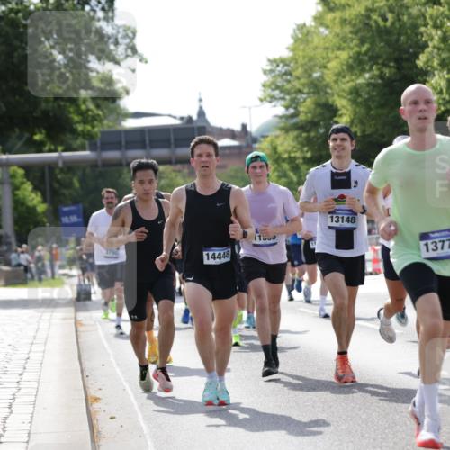 29.06.2025 - hella hamburg halbmarathon Jannik Wohlers http://msf.ph/oto/8196125 29.06.2025 09:46:38 Lombardsbrücke 1053, 1396, 1411, 1577, 2563, 3005, 3790, 3935, 5193, 5660, 6305, 7080, 7466, 7622, 7867, 8323, 9376, 9519, 10477, 11055, 11370, 11898, 12204, 13148, 13199, 13729, 13771, 13991, 14069, 14385, 14448, 14841, 14899, 14975, 15390, 16417, 16425, 16881, 17014, 17329, 17877, 18357, 18455, 18600, 18731, 18906, 18986 meine-sportfotos.de
