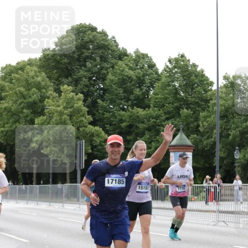 29.06.2025 - hella hamburg halbmarathon Jannik Wohlers http://msf.ph/oto/8196136 29.06.2025 10:24:40 Lombardsbrücke 1740, 2000, 3920, 3961, 3963, 4008, 4010, 7778, 8083, 9573, 11400, 11921, 14649, 15153, 15679, 15942, 17185, 17954, 18194, 18198 meine-sportfotos.de