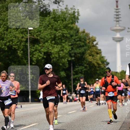 29.06.2025 - hella hamburg halbmarathon Dr. Thomas Lammeyer http://msf.ph/oto/8196152 29.06.2025 10:11:25 Kennedybrücke 1993, 4262, 4502, 5242, 5287, 5807, 5845, 5926, 6517, 6518, 6707, 6713, 6833, 7503, 8585, 10283, 10700, 10703, 11114, 11394 meine-sportfotos.de