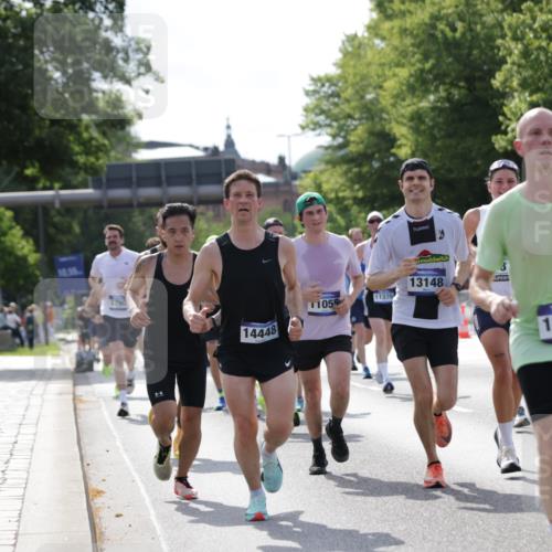 29.06.2025 - hella hamburg halbmarathon Jannik Wohlers http://msf.ph/oto/8196178 29.06.2025 09:46:38 Lombardsbrücke 1053, 1396, 1411, 1577, 2563, 3005, 3790, 3935, 5193, 5660, 6305, 7080, 7466, 7622, 7867, 8323, 9376, 9519, 10477, 11055, 11370, 11898, 12204, 13148, 13199, 13729, 13771, 13991, 14069, 14385, 14448, 14841, 14899, 14975, 15390, 16417, 16425, 16881, 17014, 17329, 17877, 18357, 18455, 18600, 18731, 18906, 18986 meine-sportfotos.de